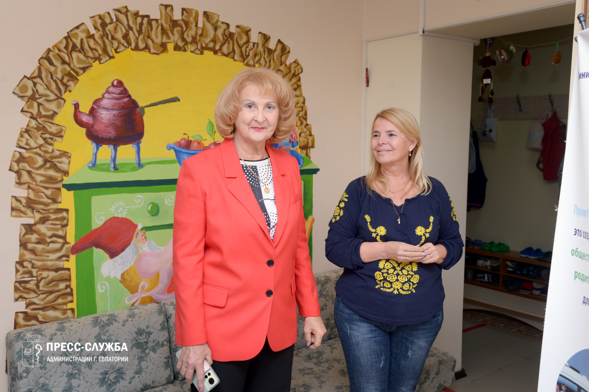 Глава города Евпатории посетила общественную организацию «Подари надежду»